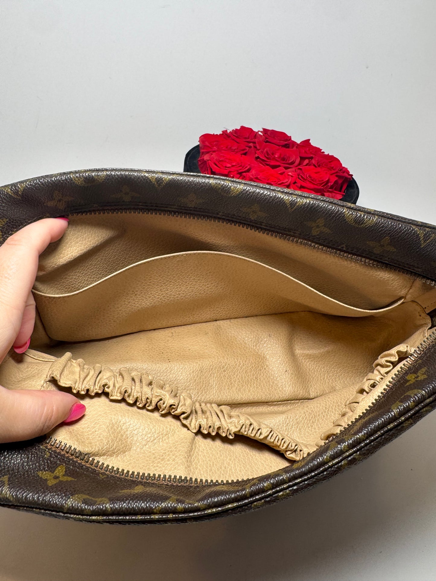 Louis Vuitton Trousse 28 Monogram Toiletry Bag/Makeup Pouch