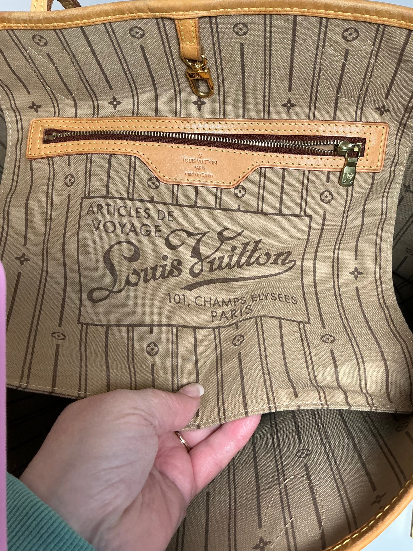Louis Vuitton Neverfull MM Monogram Tote