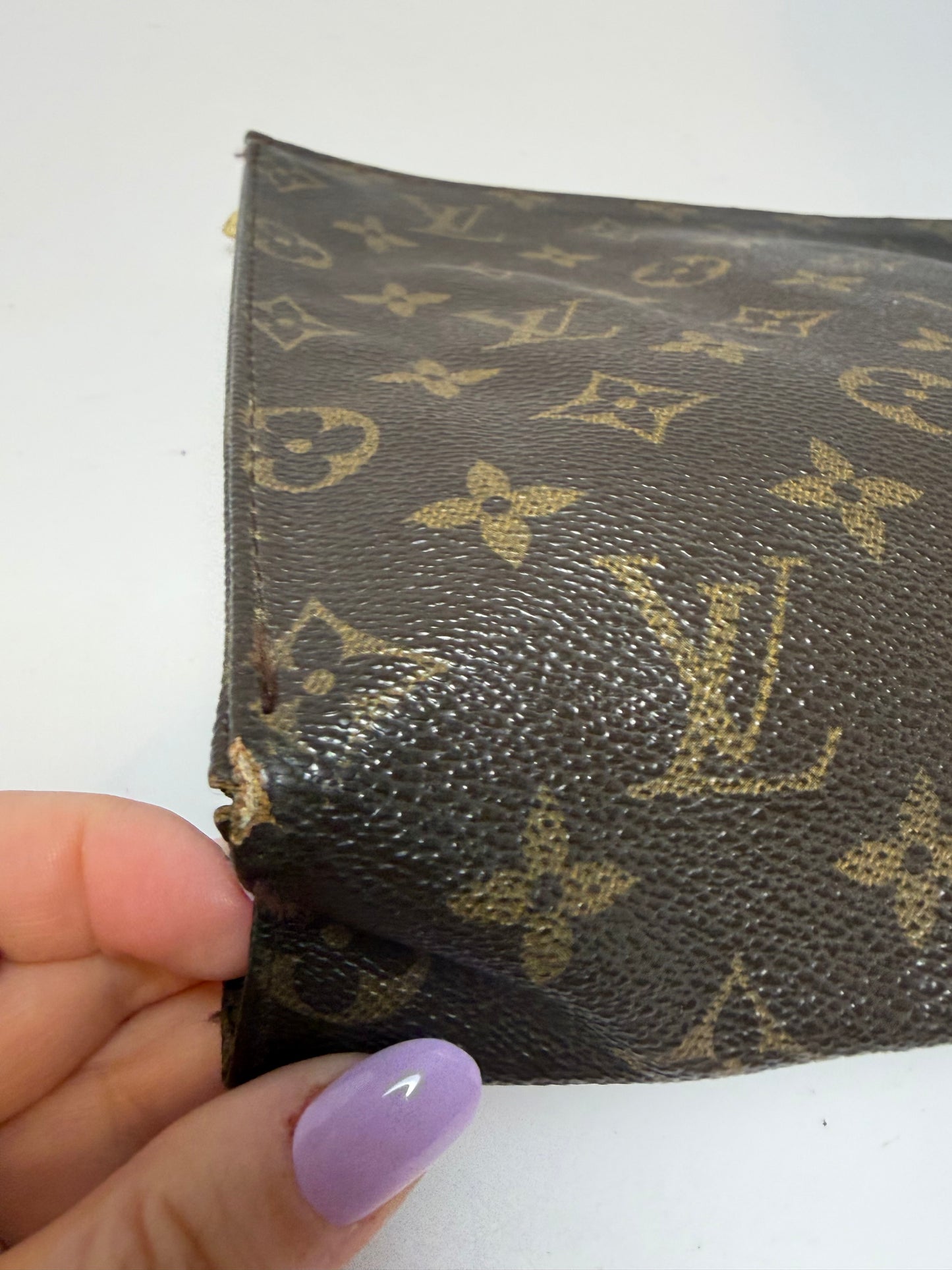 Louis Vuitton Toiletry Pouch 26 Monogram
