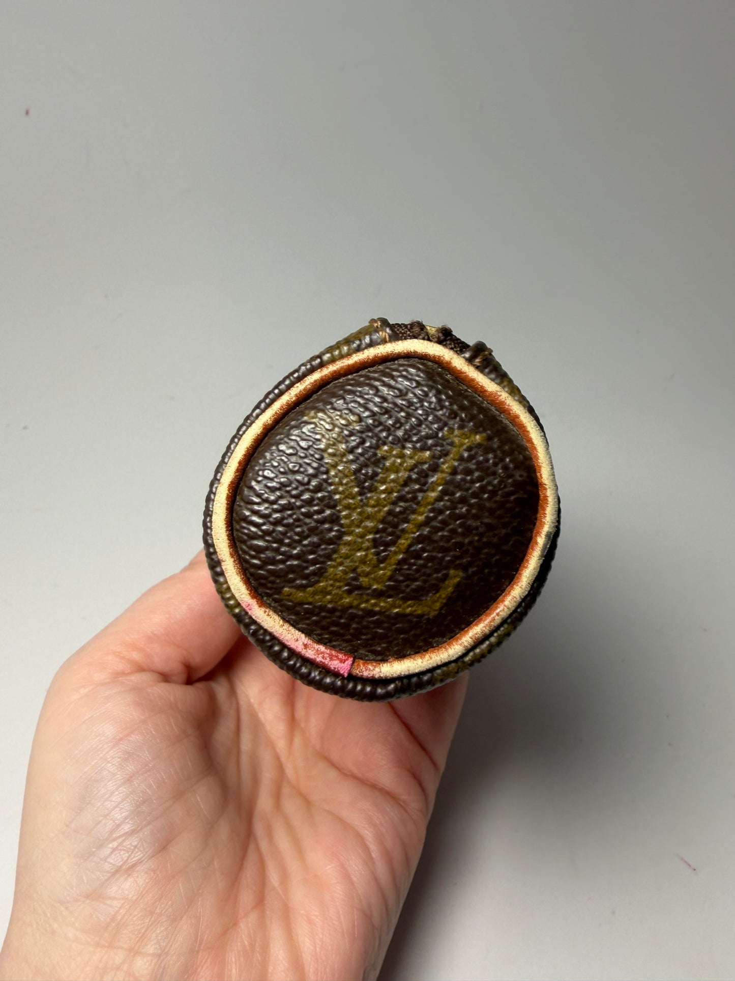 Louis Vuitton Etui 3 Ball Golf Ball Holder/Small Cosmetic Pouch