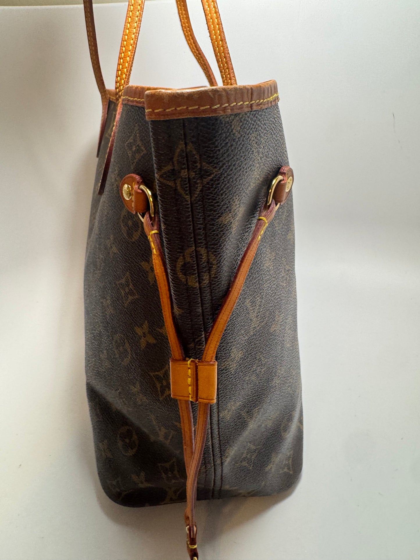 Louis Vuitton Neverfull Tote MM with Pivone (Hot Pink) Interior