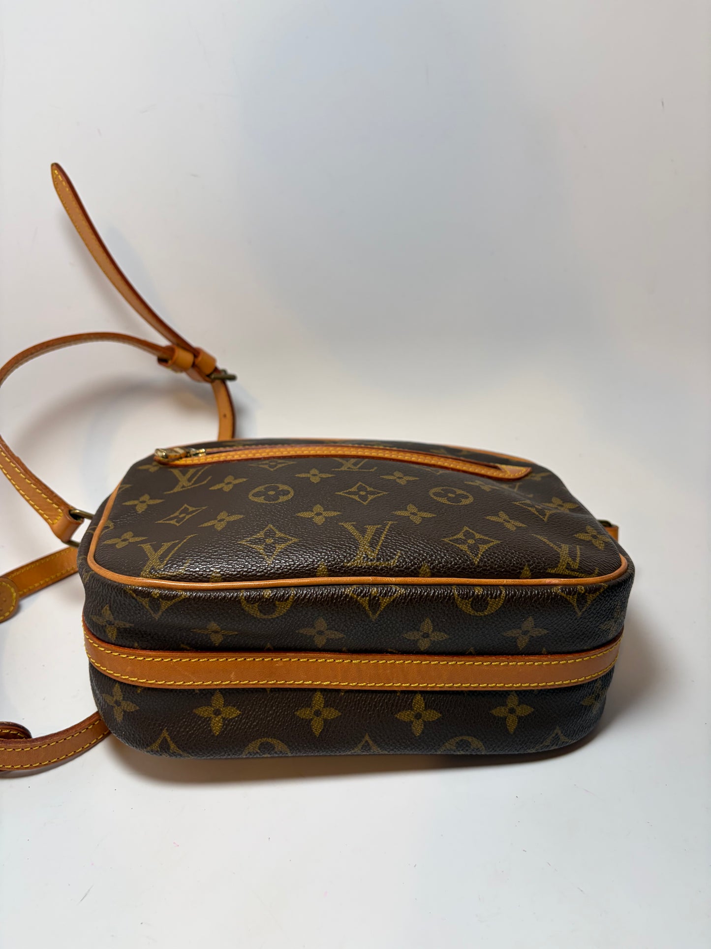 Louis Vuitton Senlis Monogram Shoulder Bag/Crossbody Bag