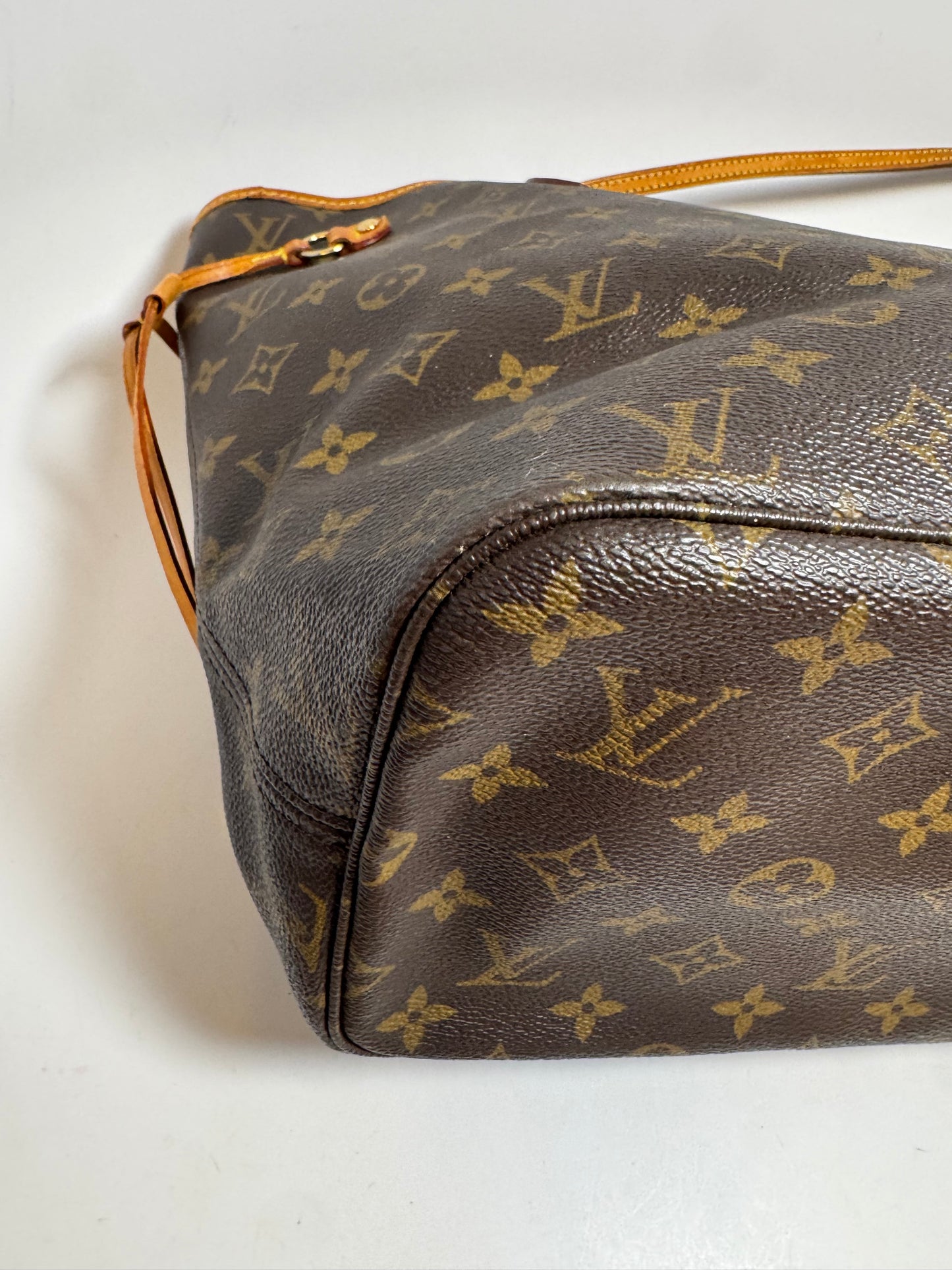Louis Vuitton Neverfull MM Monogram Tote Bag