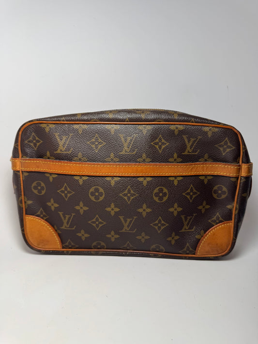 Louis Vuitton Compeigne 28 Toiletry Bag/Clutch