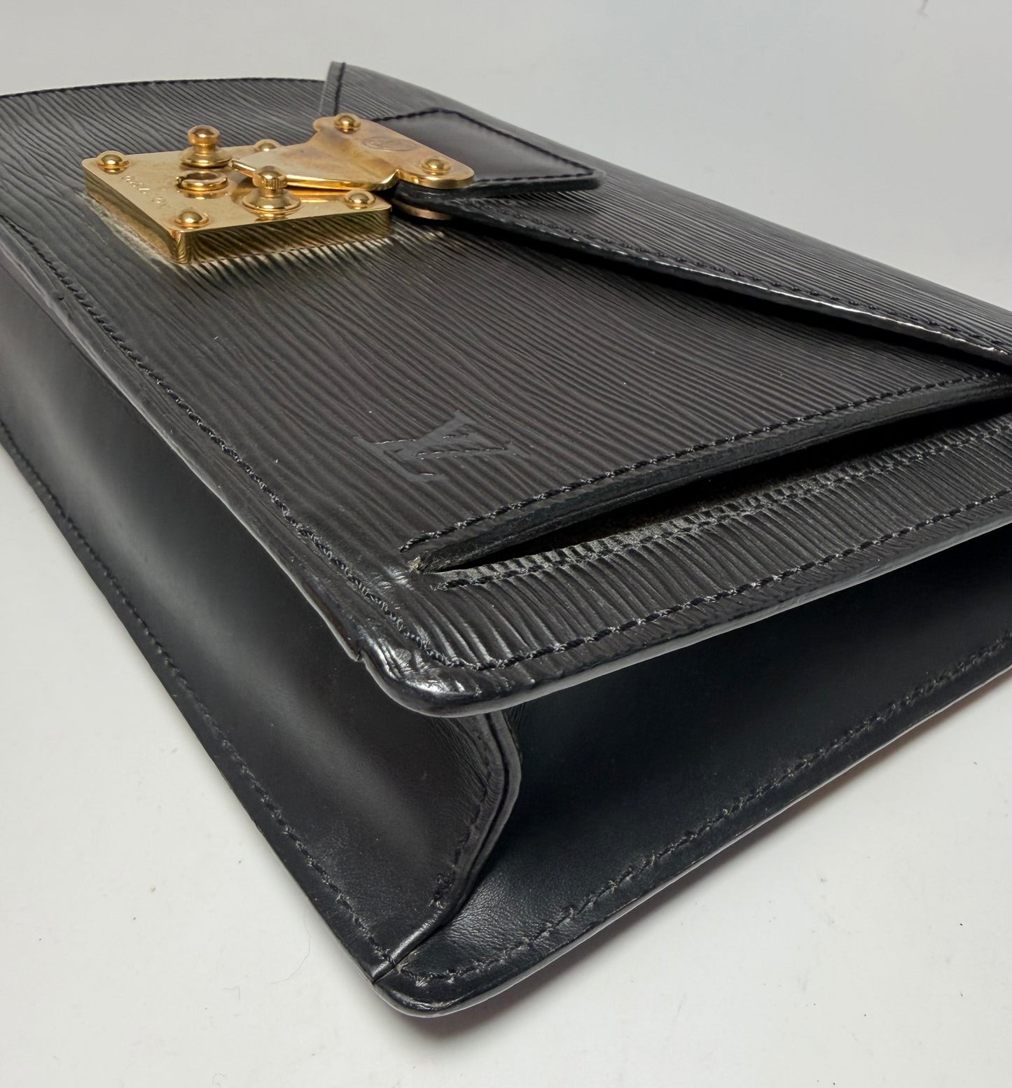 Louis Vuitton Pochette Sellier Draggone Clutch/Wristlet Black Epi Leather