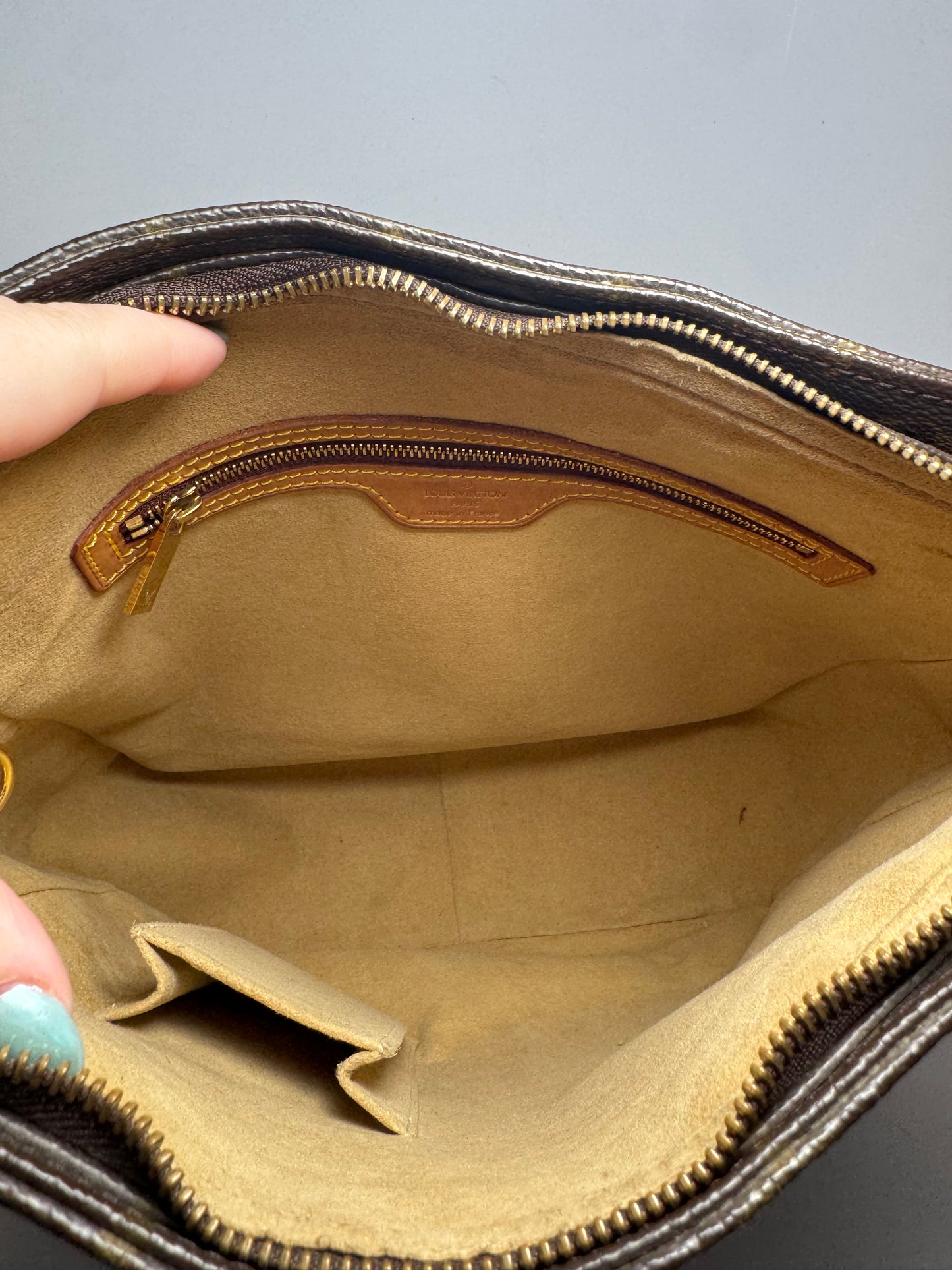 Louis Vuitton Looping GM Monogram Shoulder Bag