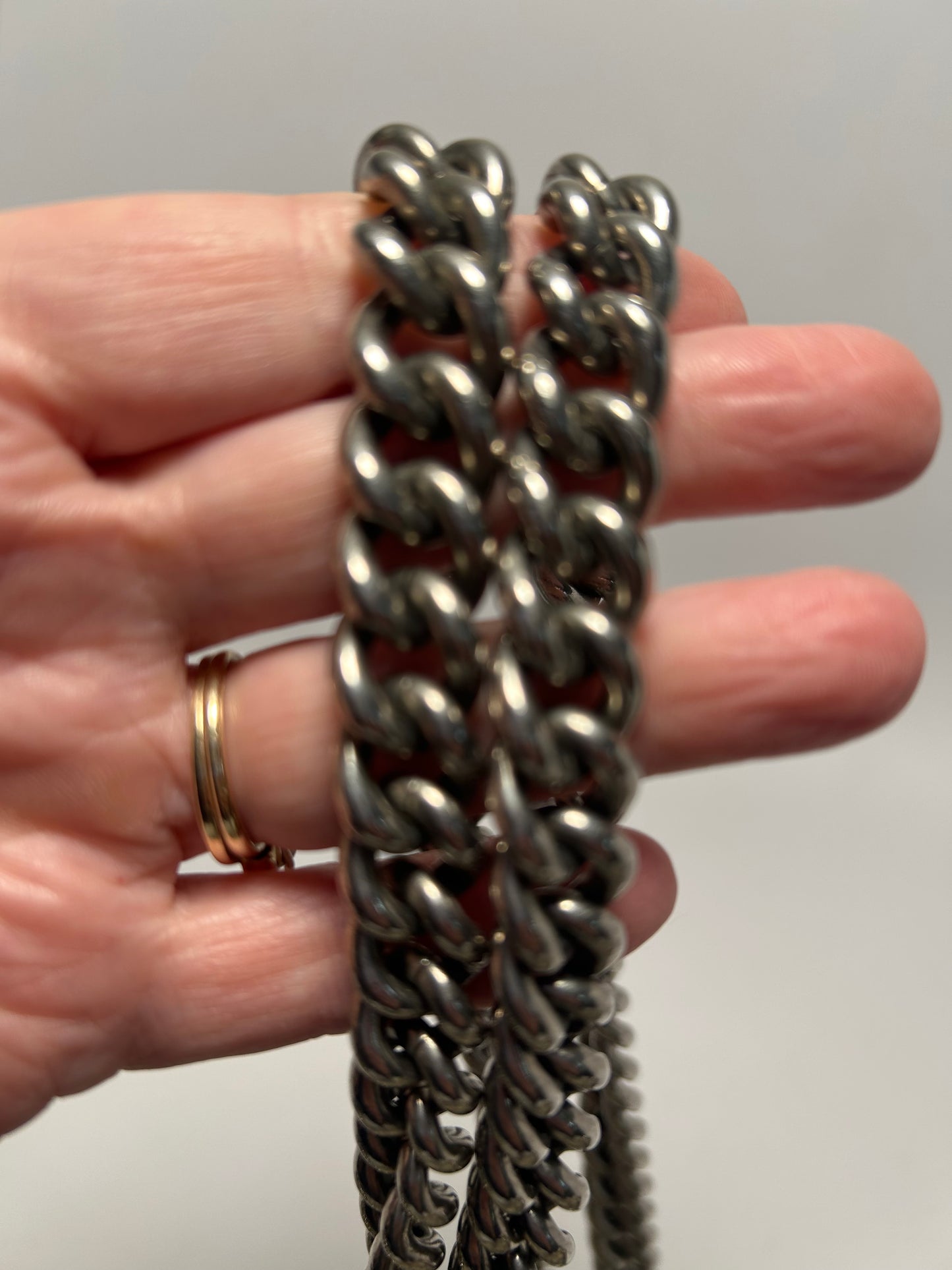 Gucci GG Supreme Dionysus Mini Shoulder Bag with Chain Strap